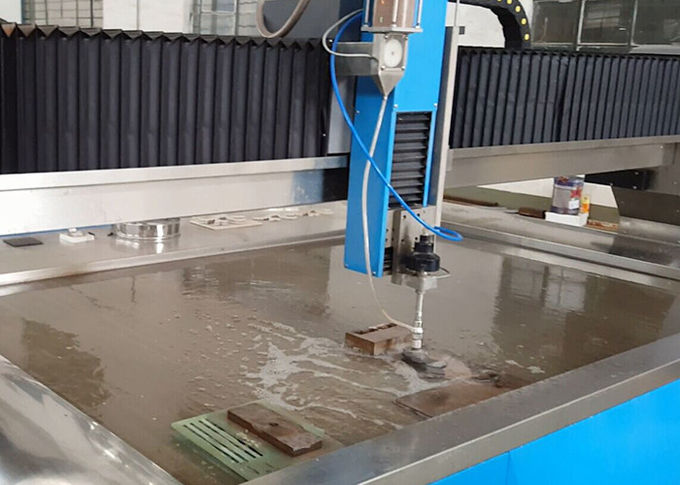 38KW машина за сечење млаз со електрична енергија CNC вода четка за вода 3,7L мин